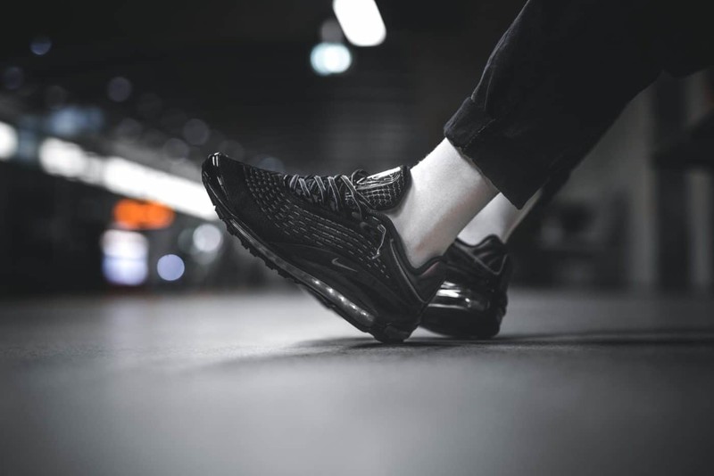 All black nike air max deluxe online